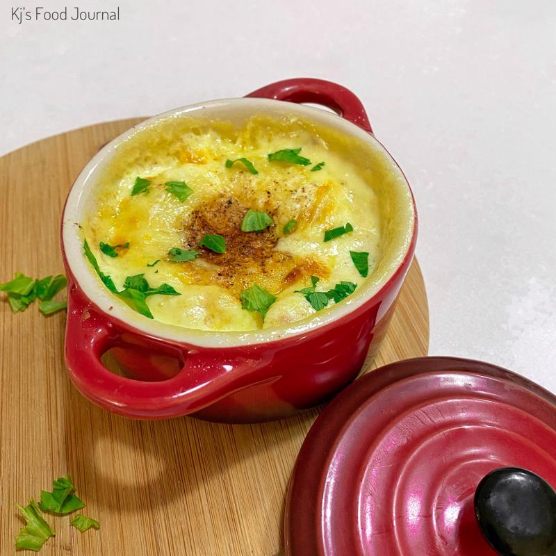 Oeufs Cocotte (French Baked Eggs)
